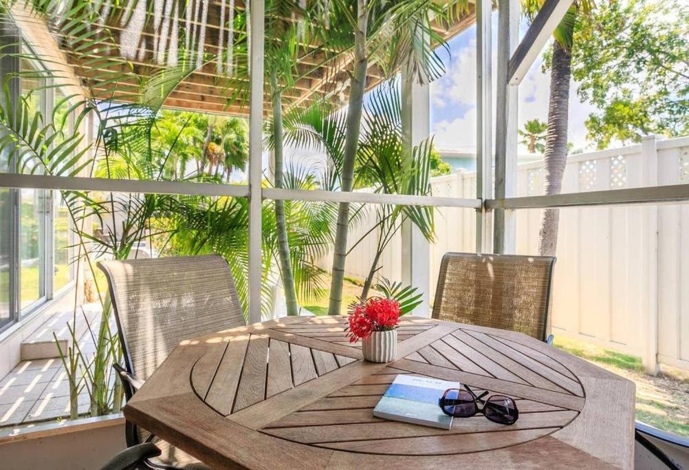 Beach Living At Island Pine Villas George Town Esterno foto
